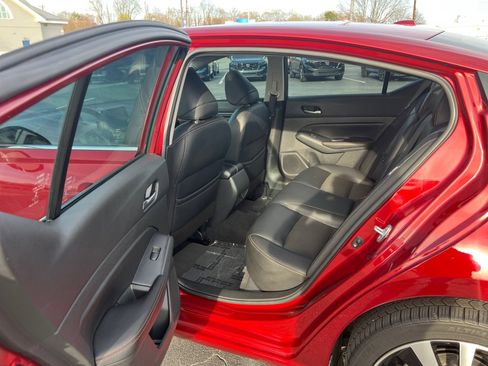 Used 2021 Nissan Altima 2.5 SR w/ SR Premium Package image 34