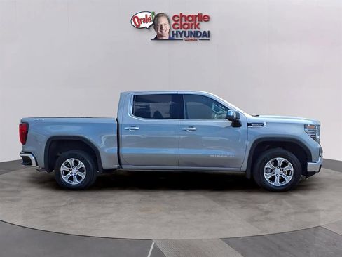 Used 2025 GMC Sierra 1500 SLT image 6