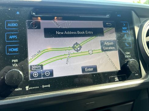 Used 2019 Toyota Tacoma TRD Off-Road AWD/4WD image 19