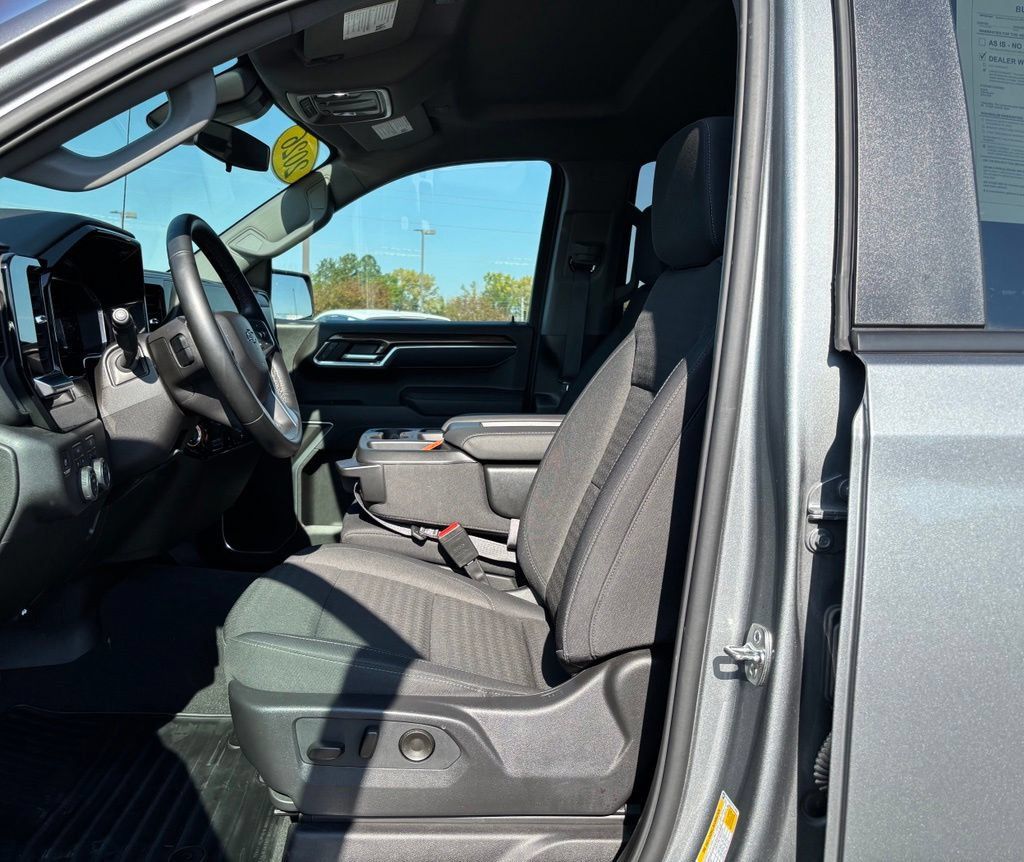 Used 2026 Chevrolet Silverado 1500 RST AWD/4WD image 15