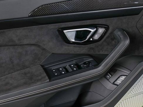 Used 2022 Lamborghini Urus image 29