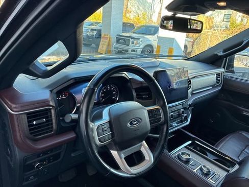 Used 2023 Ford Expedition Limited image 16