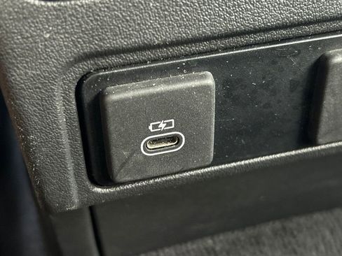 Used 2024 Jaguar F-PACE R-Dynamic S image 22