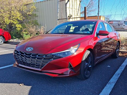 Used 2023 Hyundai Elantra SEL w/ Cargo Package image 3