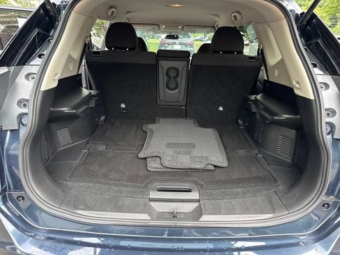 Used 2016 Nissan Rogue SV FWD image 23