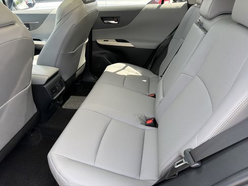 Used 2023 Toyota Venza Limited AWD/4WD image 23