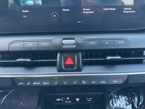 Used 2025 Kia K4 LXS image 17