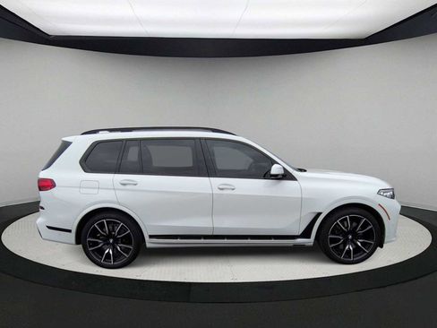 Certified 2022 BMW X7 xDrive40i w/ M Sport Package image 9