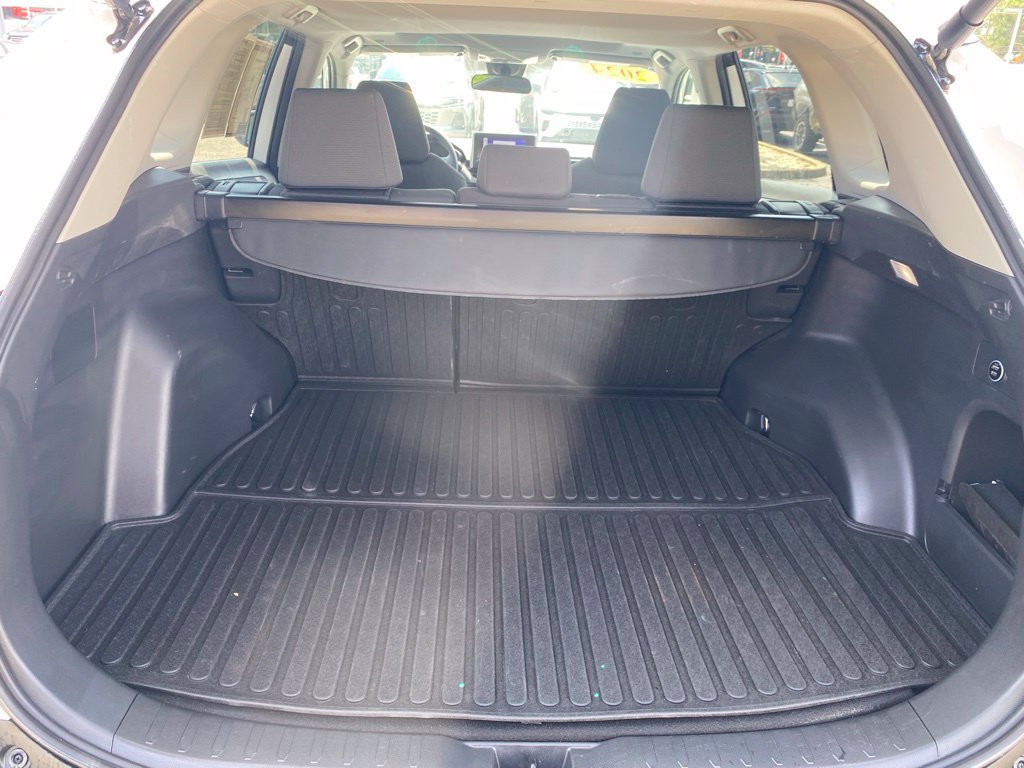 Used 2024 Toyota RAV4 XLE w/ Convenience Package FWD image 10