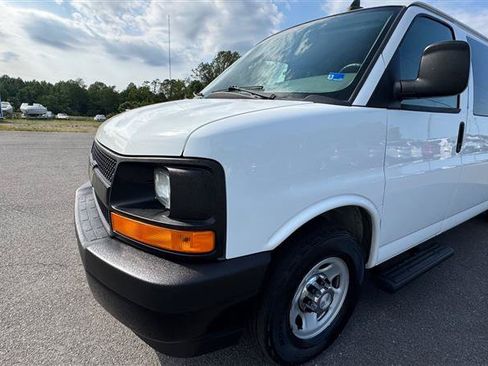 Used 2017 Chevrolet Express 3500 LS RWD image 10