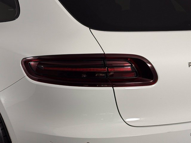 Used 2017 Porsche Macan Turbo AWD/4WD image 14