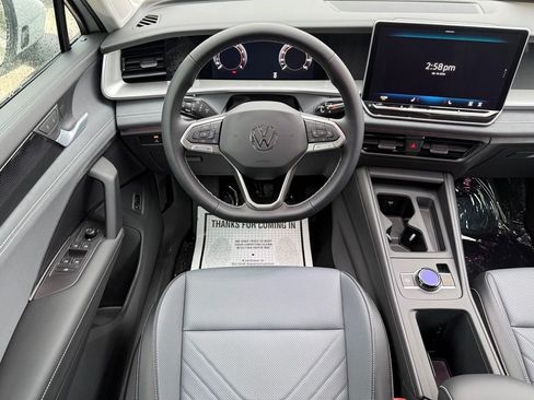 New 2026 Volkswagen Tiguan SE AWD/4WD image 32