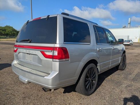 Used 2015 Lincoln Navigator 4WD image 5