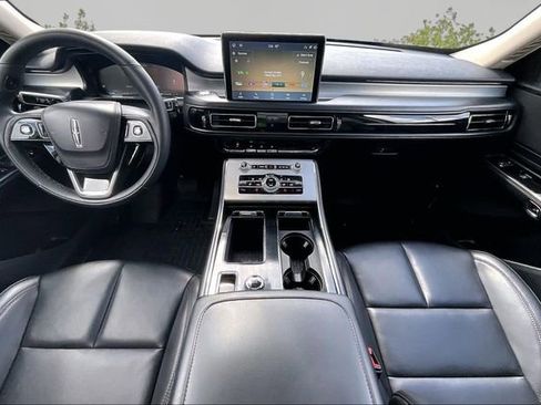 Used 2022 Lincoln Aviator AWD w/ Premium Package image 14