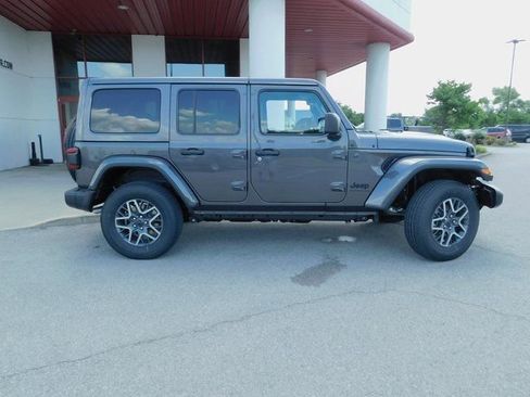 New 2025 Jeep Wrangler Sahara w/ Safety Group image 10
