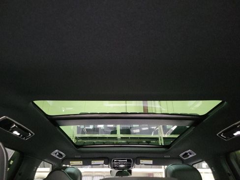 New 2026 Land Rover Range Rover SE image 27