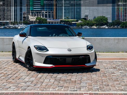 Used 2025 Nissan Z NISMO w/ Floor Mat Package RWD image 2