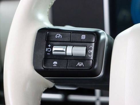 Used 2025 Hyundai Santa Fe SEL FWD image 13