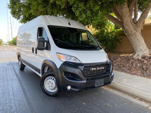 Used 2026 RAM ProMaster 2500 w/ Safety Group FWD image 4