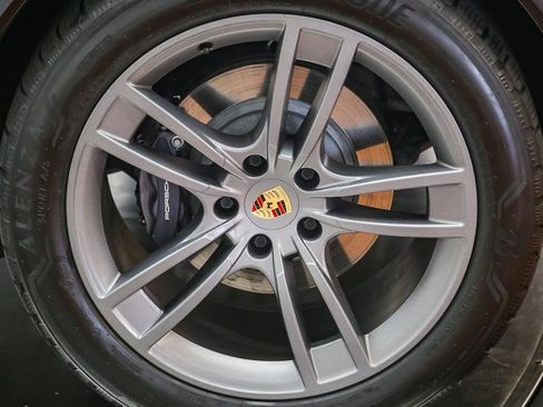 Used 2024 Porsche Cayenne AWD/4WD image 14