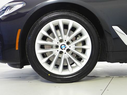 Certified 2023 BMW 530i w/ Convenience Package image 5