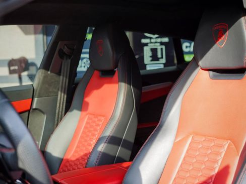 Used 2020 Lamborghini Urus AWD/4WD image 18