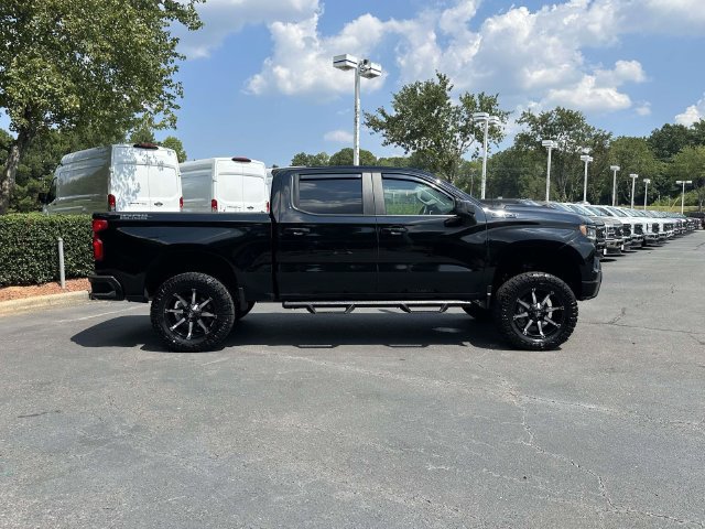 Used 2025 Chevrolet Silverado 1500 LT Trail Boss w/ Dark Appearance Package AWD/4WD image 16