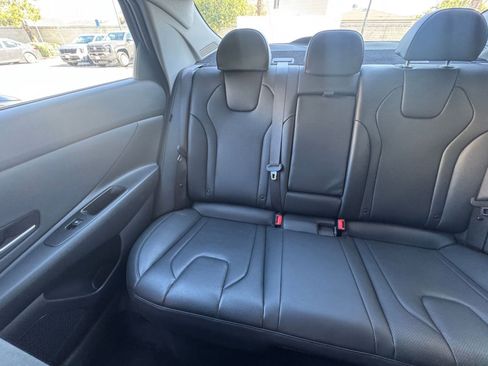 Used 2025 Hyundai Elantra Limited image 42