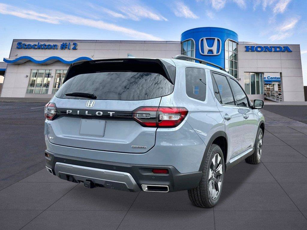 New 2026 Honda Pilot Touring image 5