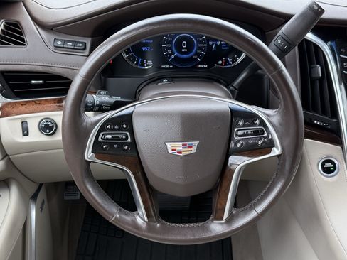Used 2016 Cadillac Escalade Luxury RWD image 15