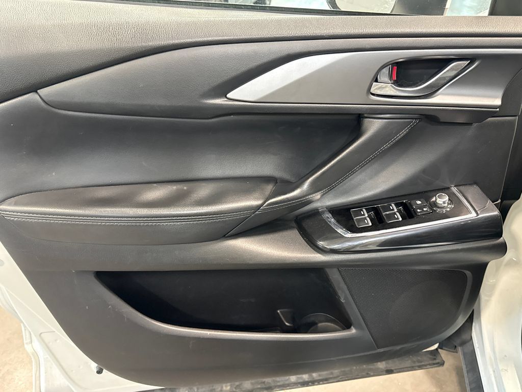 Used 2016 MAZDA CX-9 Touring AWD/4WD image 9
