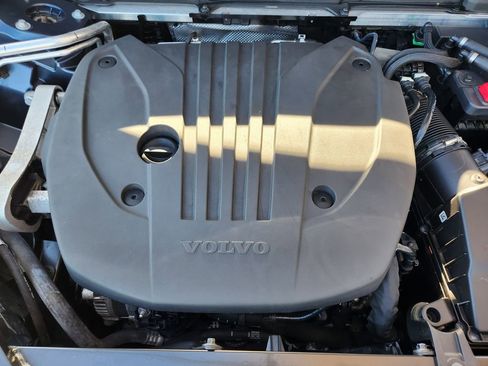 Used 2023 Volvo XC60 B5 Ultimate w/ Climate Package image 19