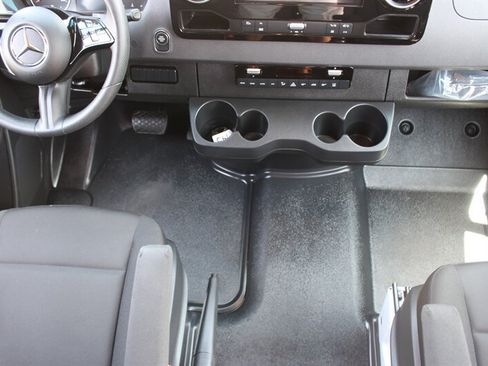 Used 2026 Mercedes-Benz Sprinter 2500 image 24