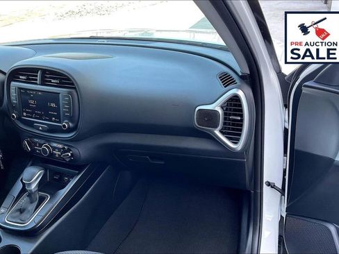 Used 2025 Kia Soul LX FWD image 15