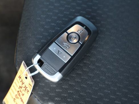 Used 2025 Ford Escape ST-Line Select AWD/4WD image 30