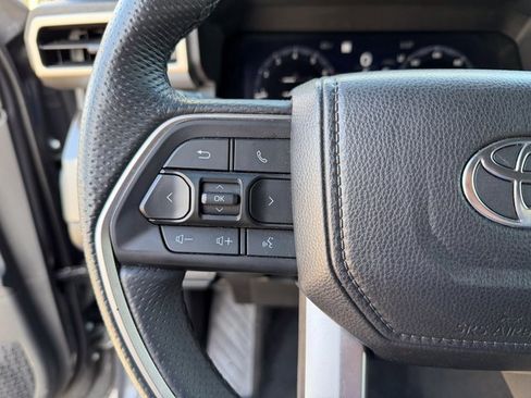 Used 2025 Toyota Tacoma TRD Off-Road image 9