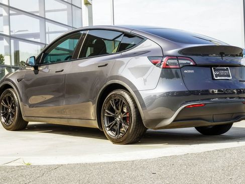 Used 2020 Tesla Model Y Long Range AWD/4WD image 10