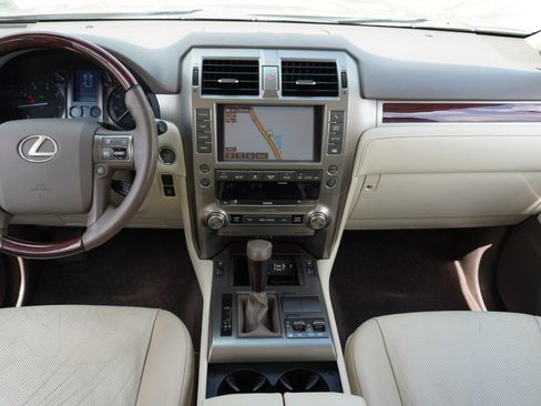 Used 2016 Lexus GX 460 w/ Premium Package image 29