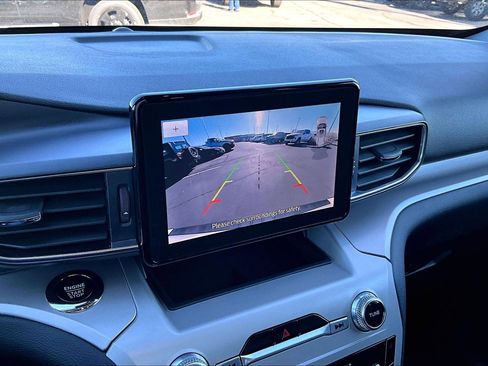 Used 2024 Ford Explorer XLT w/ Equipment Group 202A image 14