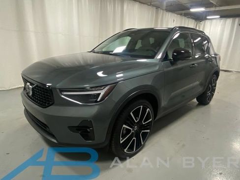 Used 2026 Volvo XC40 B5 Ultra AWD/4WD image 1