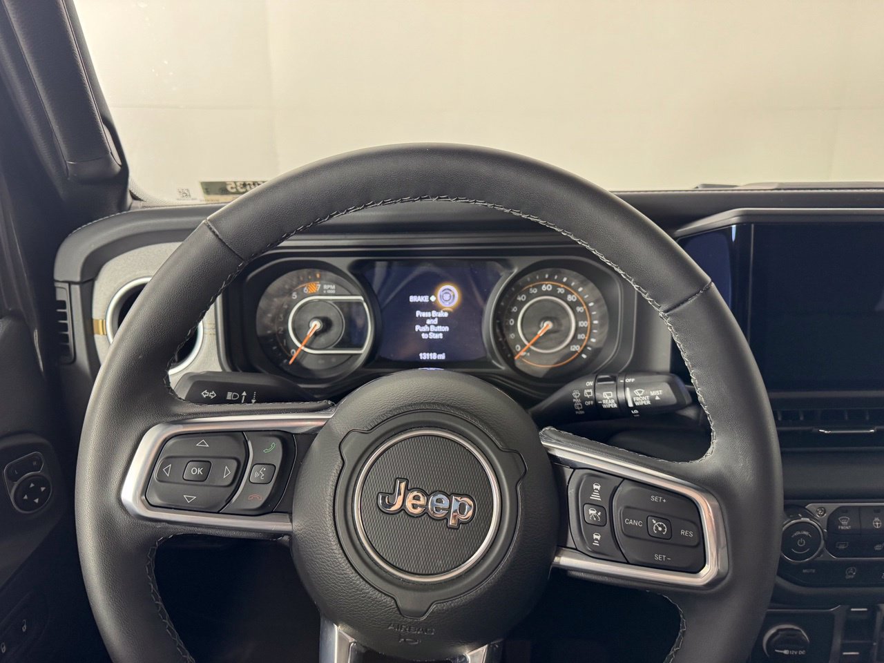 Used 2026 Jeep Wrangler Unlimited Sahara AWD/4WD image 16