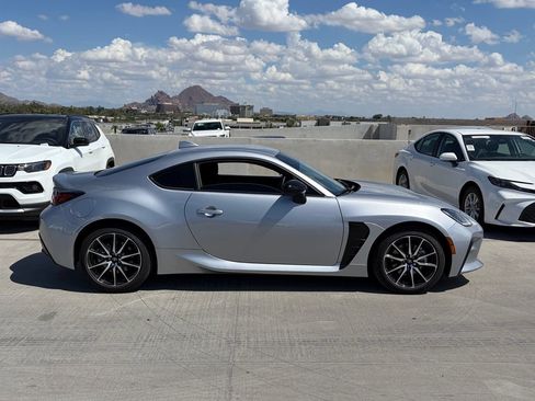 Used 2026 Toyota GR86 w/ ALL Weather Mat Package (TMS) RWD image 2
