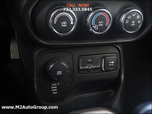Used 2016 Jeep Renegade 75th Anniversary image 10