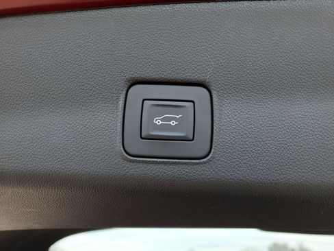 Used 2025 Chevrolet TrailBlazer LT w/ Convenience Package AWD/4WD image 32