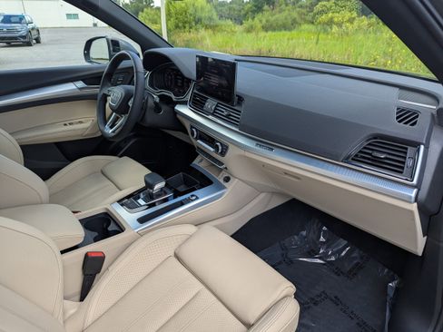 Certified 2025 Audi Q5 Prestige w/ Prestige Package image 15
