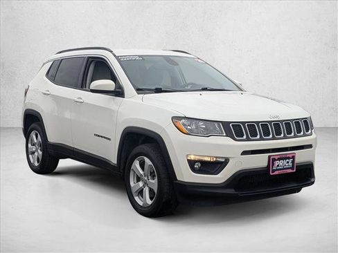 Used 2020 Jeep Compass Latitude AWD/4WD image 2