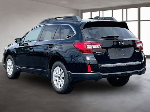 Used 2017 Subaru Outback 2.5i Premium AWD/4WD image 7