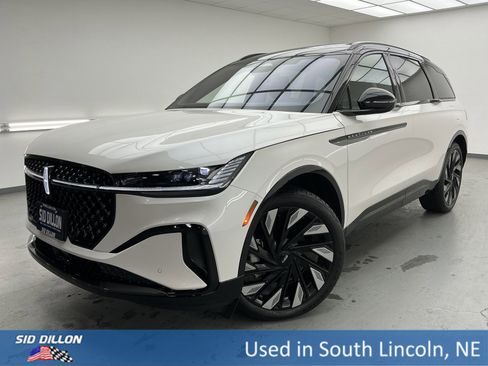 Used 2025 Lincoln Nautilus Reserve w/ Jet Appearance Package image 1