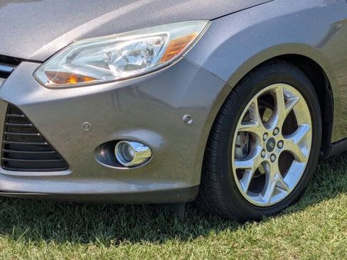 Used 2012 Ford Focus SEL FWD image 9