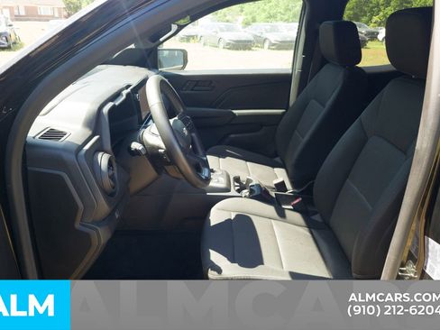 Used 2024 Chevrolet Colorado W/T RWD image 7